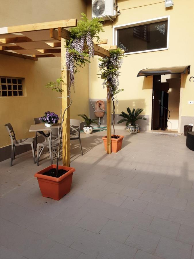 Dimora Normanna Acomodação com café da manhã Aversa Exterior foto