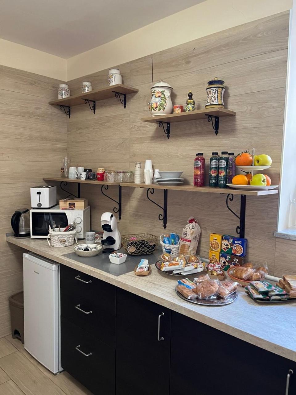 Dimora Normanna Acomodação com café da manhã Aversa Exterior foto